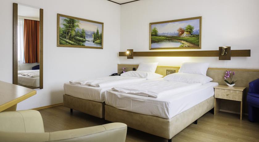 Lenas Hotel 3*