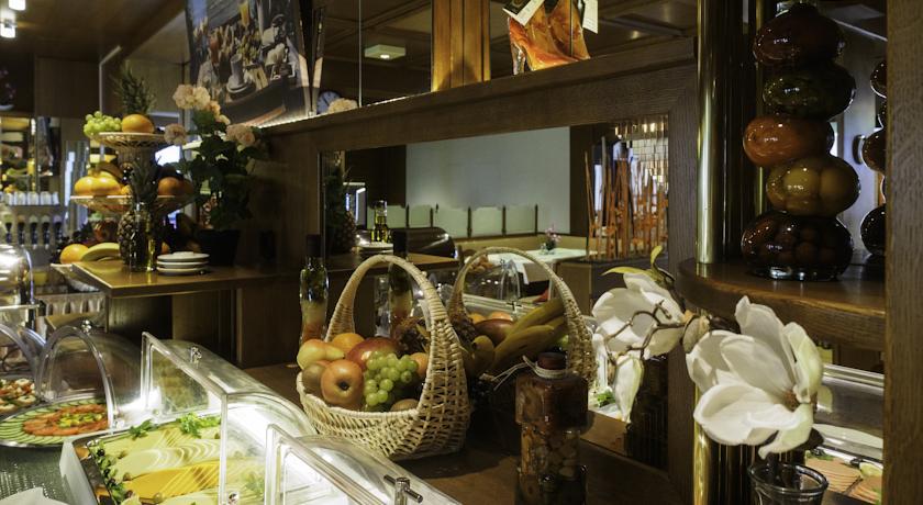 Lenas Hotel 3*