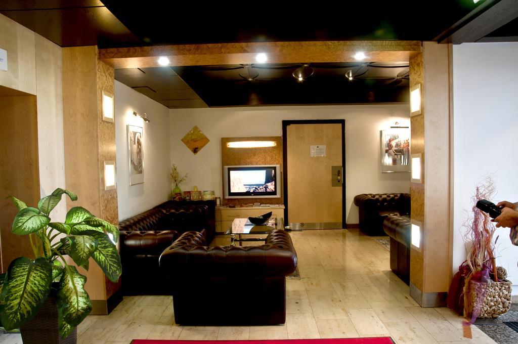 Lenas Hotel 3*